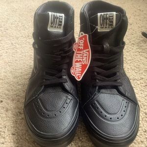 VANS 9.5 Black genuine leather NEW without box